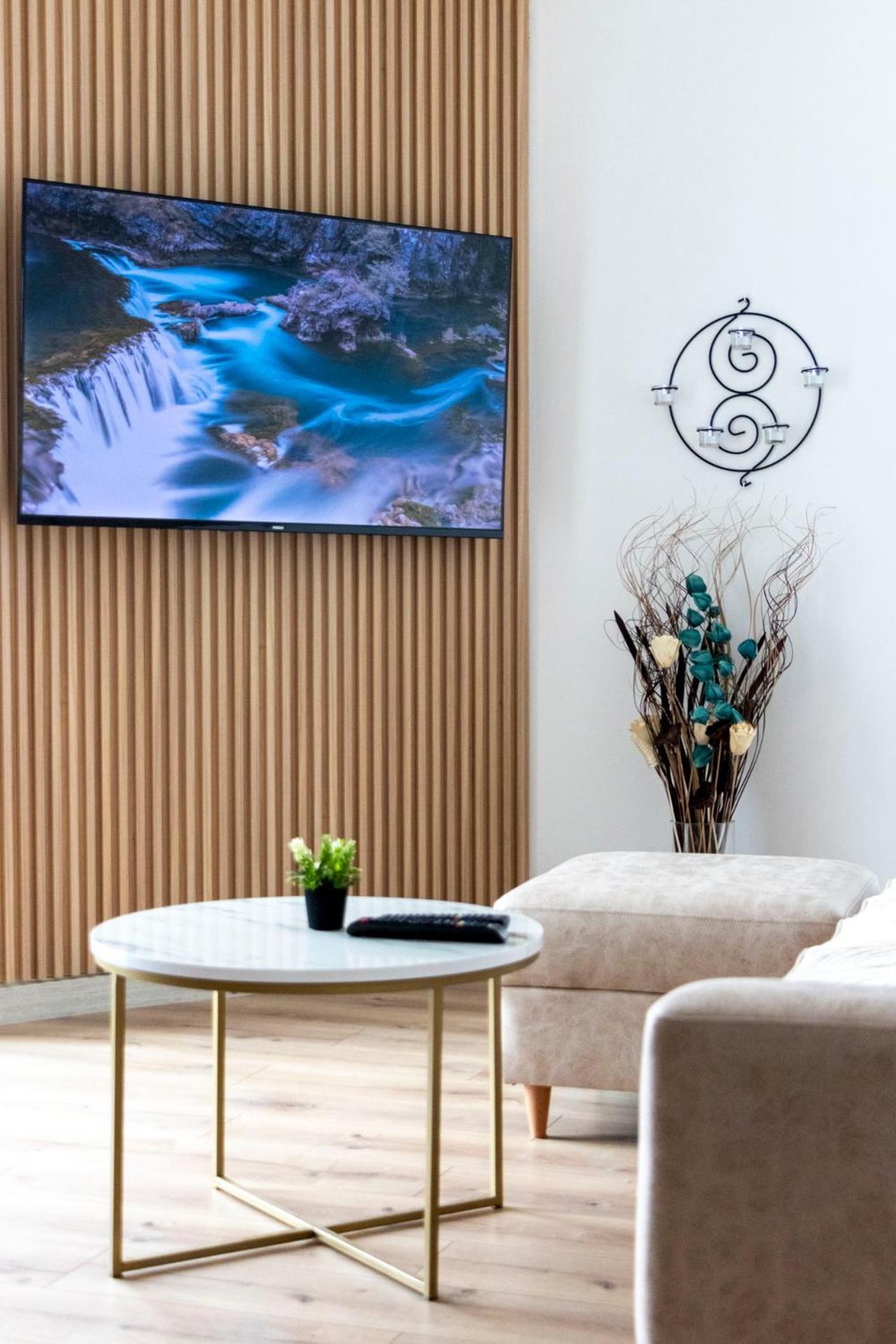 Luxury Condo On 18Th Floor With Pool, Fitness, Parking Included. Skopje Exterior photo