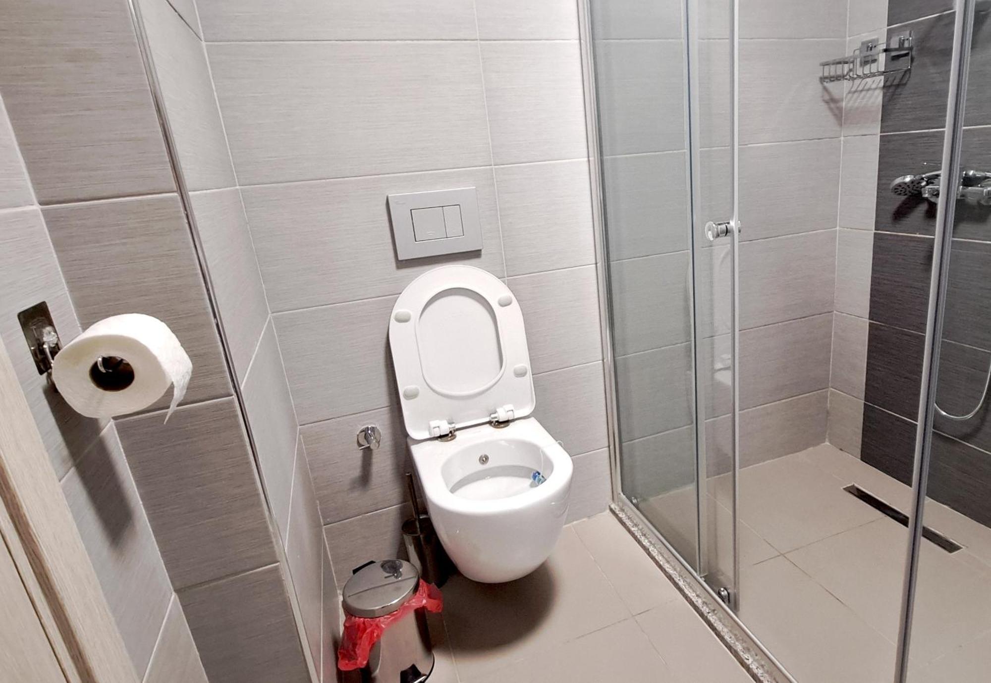 Luxury Condo On 18Th Floor With Pool, Fitness, Parking Included. Skopje Exterior photo