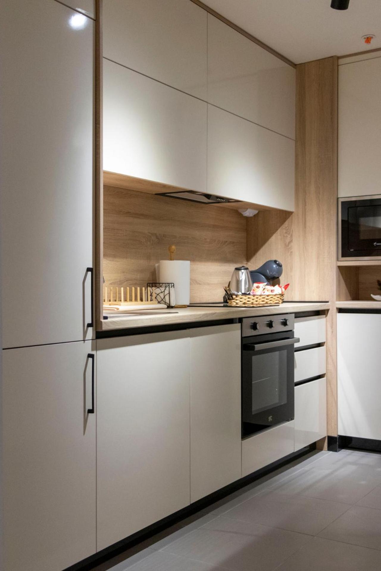 Luxury Condo On 18Th Floor With Pool, Fitness, Parking Included. Skopje Exterior photo