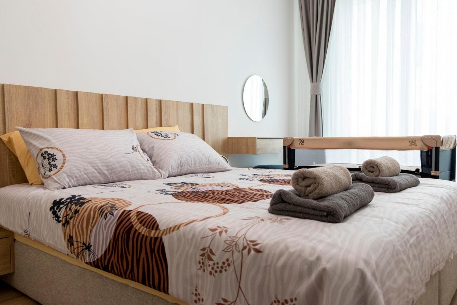 Luxury Condo On 18Th Floor With Pool, Fitness, Parking Included. Skopje Exterior photo