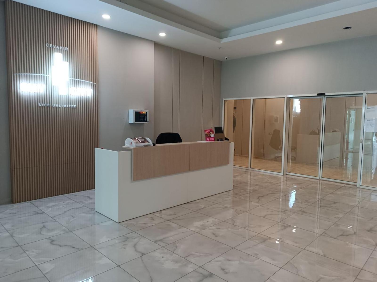 Luxury Condo On 18Th Floor With Pool, Fitness, Parking Included. Skopje Exterior photo