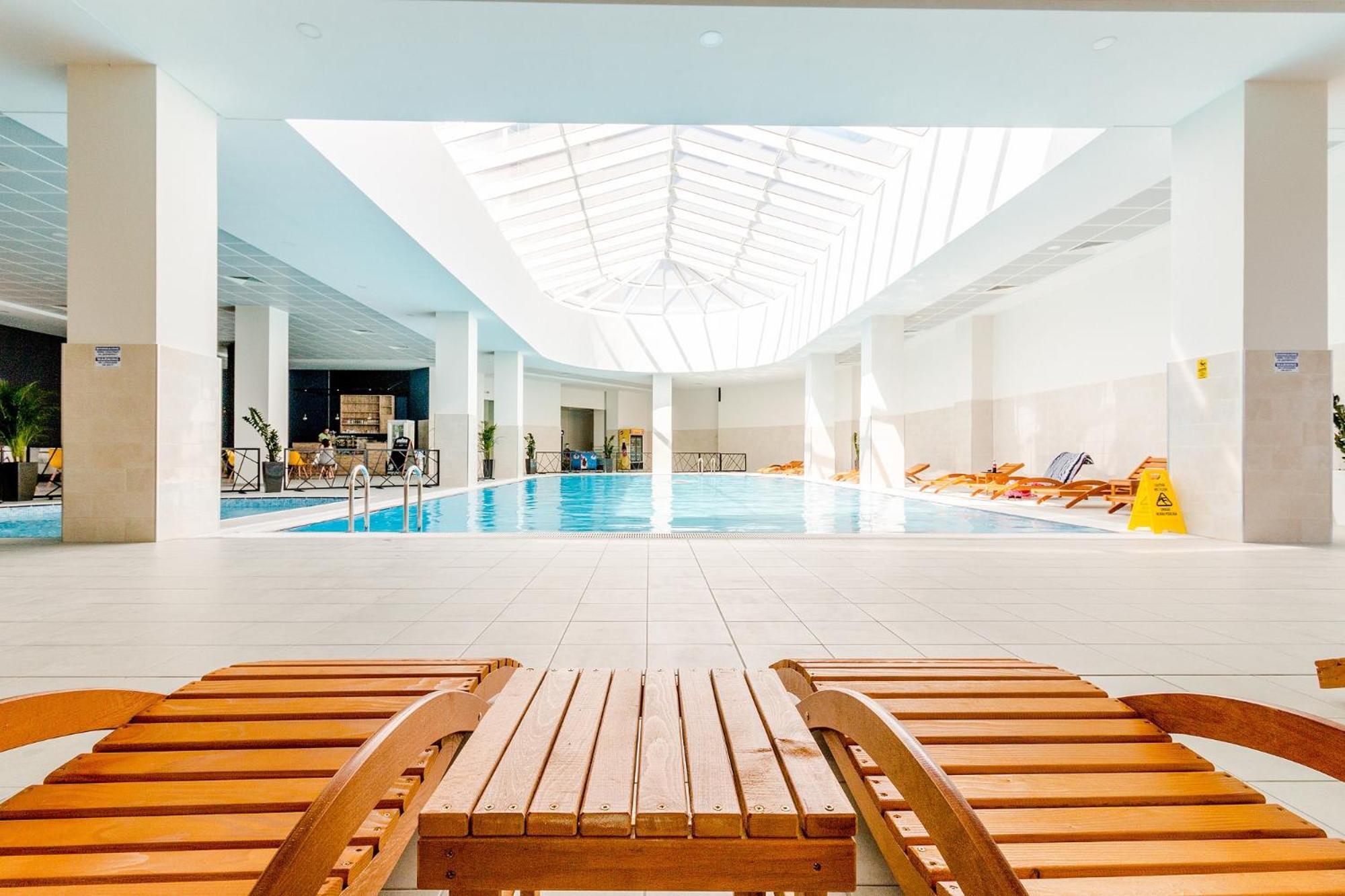 Luxury Condo On 18Th Floor With Pool, Fitness, Parking Included. Skopje Exterior photo