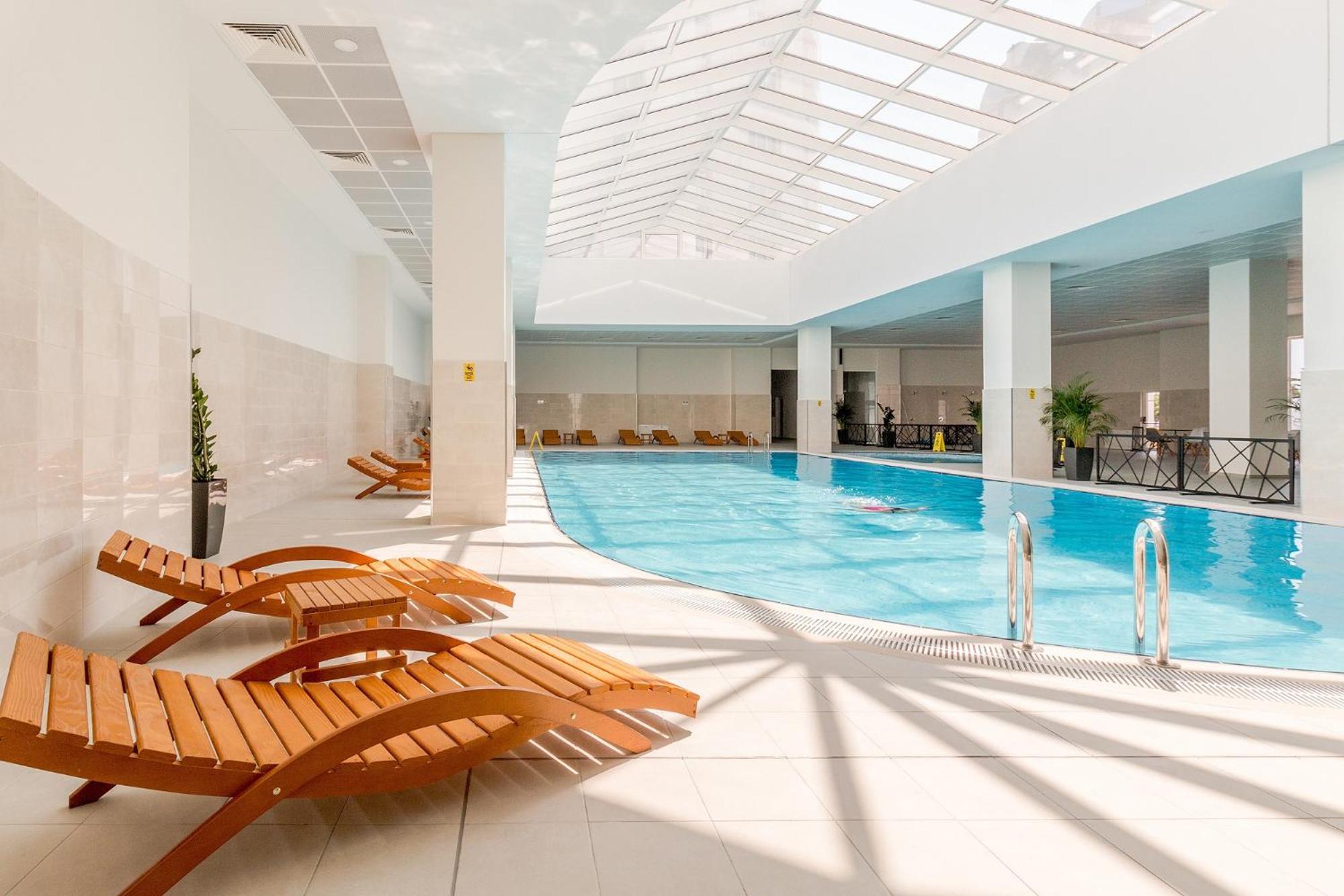 Luxury Condo On 18Th Floor With Pool, Fitness, Parking Included. Skopje Exterior photo